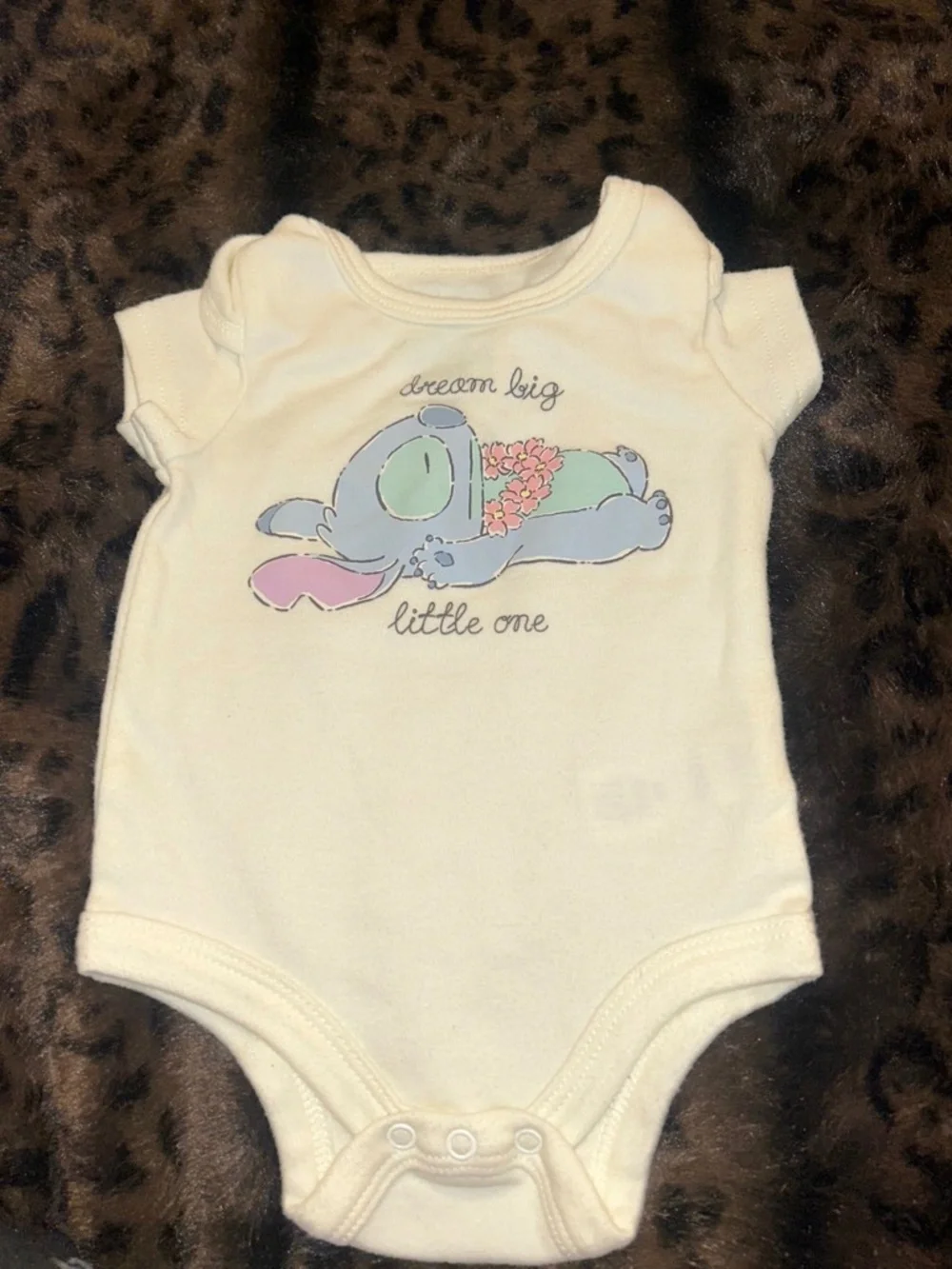 Baby clothes different brands cartes all new born and 0-3 months gentle use once